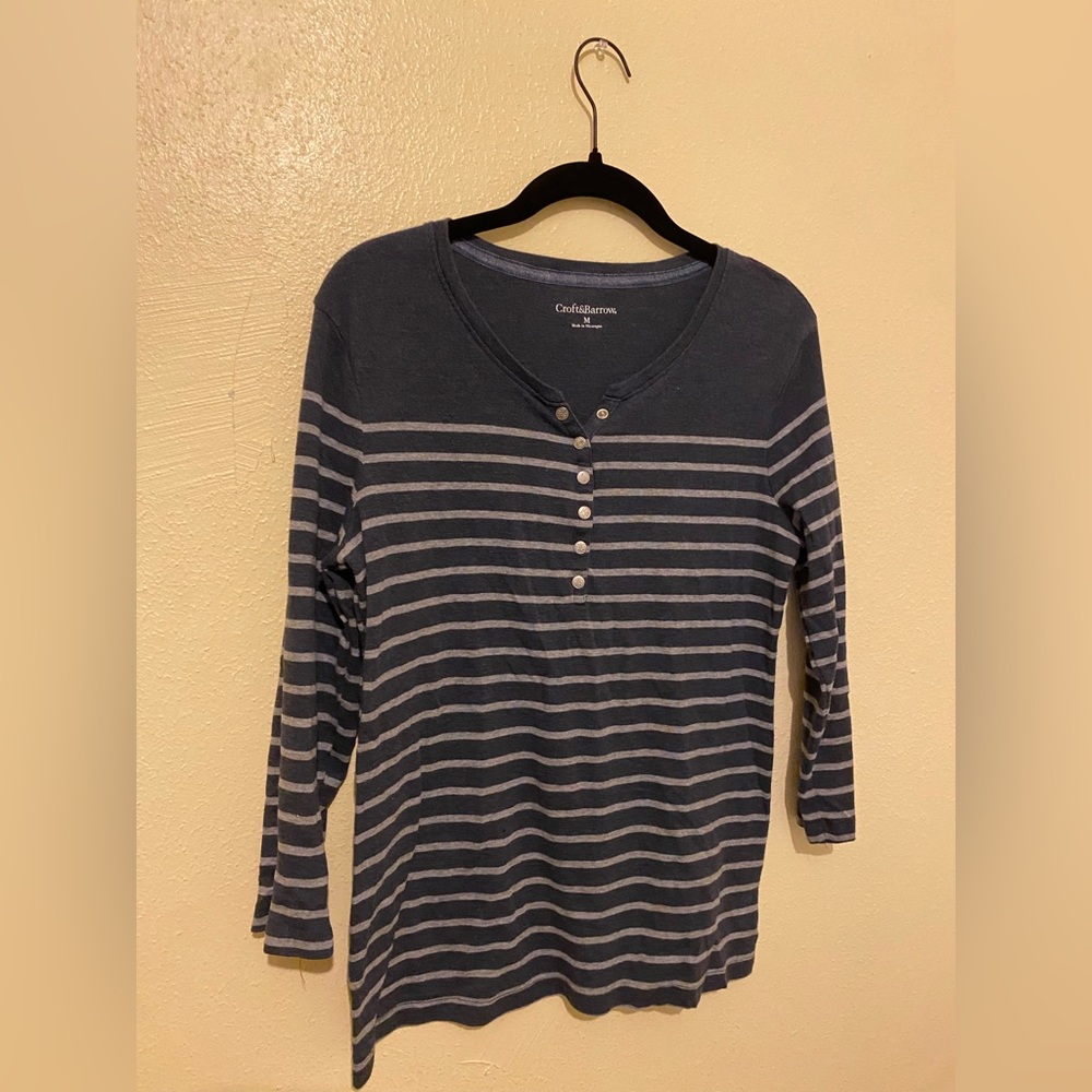 Women’s long sleeve shirt